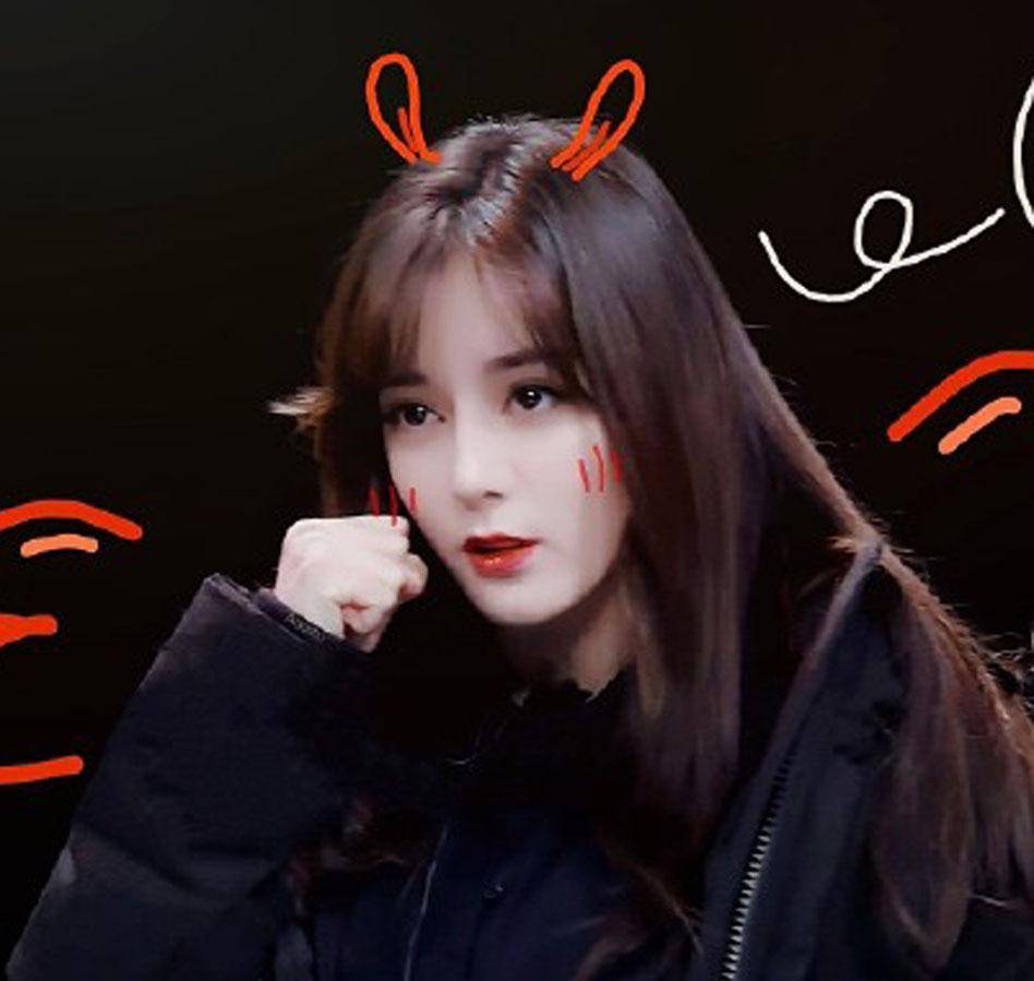 不要再抱怨迪丽热巴的面值崩溃了!她各种造型的刘海分分钟让你哭。