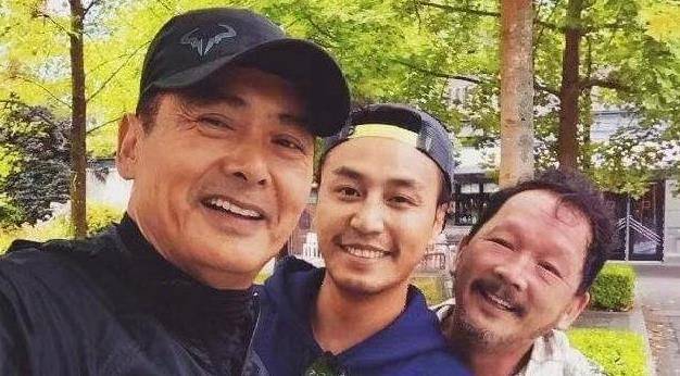 他的妻子透露了廖启智住院期间的情况：他勉强吃一日三餐，发哥曾多次鼓励他。