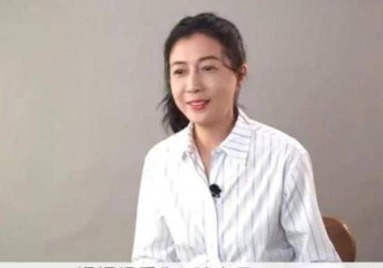 成龙现在老婆的照片(成龙妻子照片)