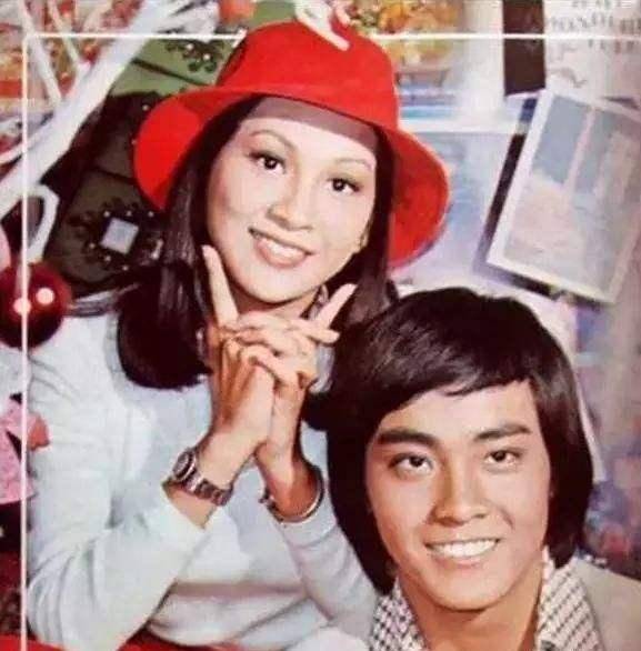 爱余安安:她14岁恋爱,24岁结婚离开,至今仍向往爱情。