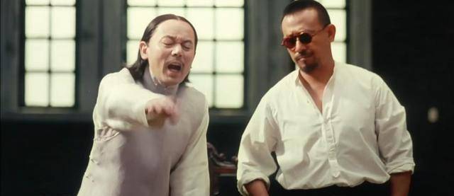 让子弹飞:面对着鹅城人民的虚脱,张麻子朝天开枪。为什么?