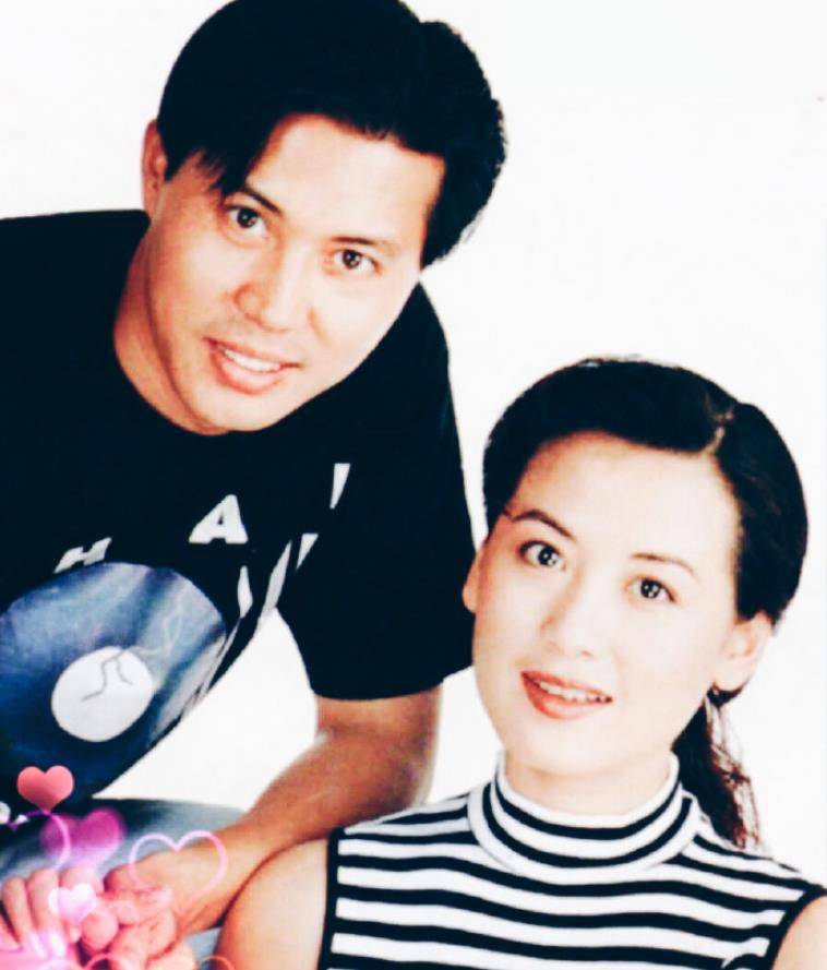 佟瑞心娶了生病发胖的夏青,夏青冒险为他生下一双儿女。现在他很快乐。