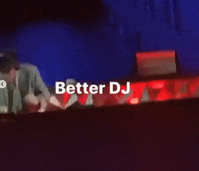 西华17岁的女儿和男朋友去酒吧狂欢。化浓妆和穿背心太时髦了。