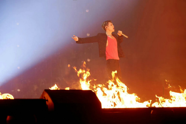 张艺兴《中国说唱巅峰对决》总决赛助阵GAI