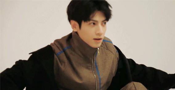 怎么形容罗云熙的颜值(罗云熙才艺)