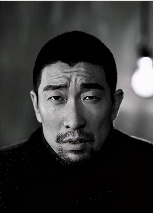 八佰王千源演的哪里人(八佰王千源演的谁)