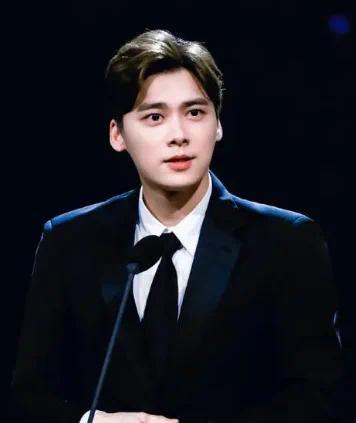 品牌纷纷终止与李易峰的合作关系 12个代言全部掉光