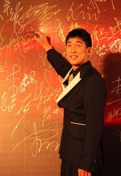 八佰王千源演的哪里人(八佰王千源演的谁)