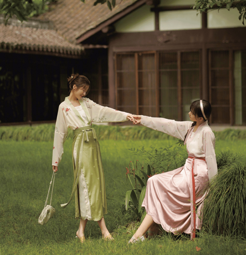 还记得《长江七号》的Dee吗？她曾经和张雨绮不相上下，但后来她得了肿瘤。