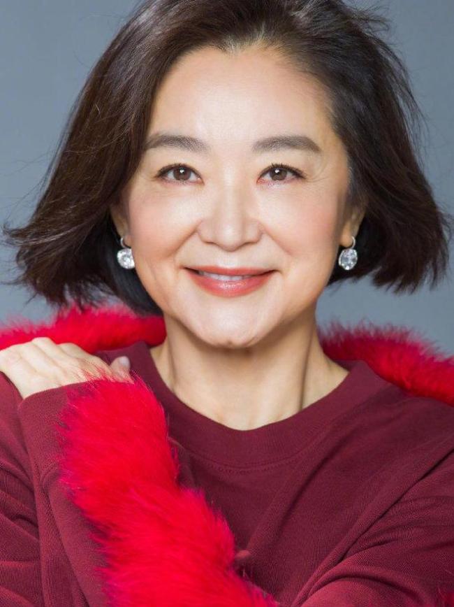 林青霞65岁庆生照 新闻(林青霞68岁庆生照释出 许愿:天下太平世界和平)