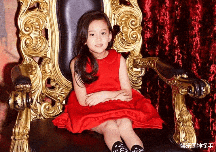 39岁的高露有两个孩子。女儿凹造型太美，4岁的儿子却像爷爷。