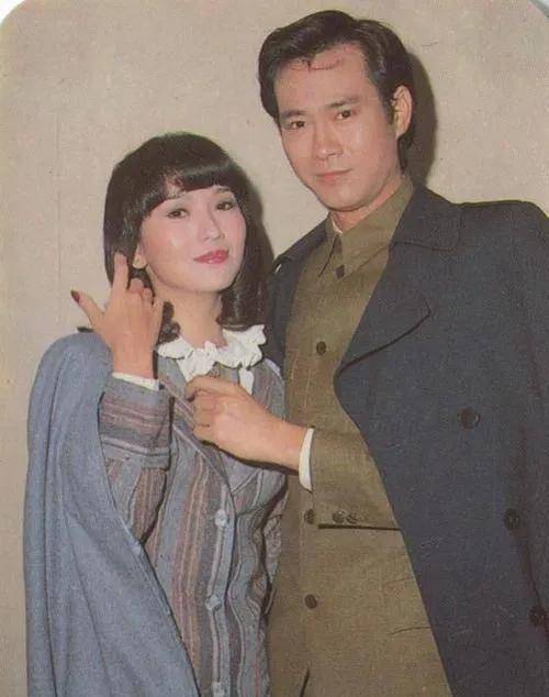 沈殿霞爱郑少秋吗(郑少秋靠沈殿霞)