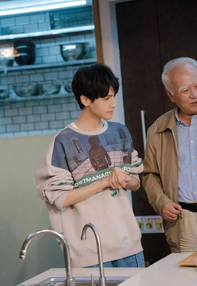 怎么形容罗云熙的颜值(罗云熙才艺)