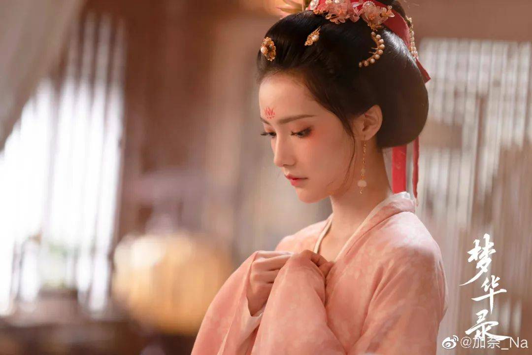 新疆女演员佳奈《梦华录》好漂亮！这就比刘的运更神奇了