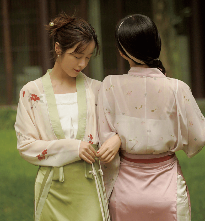 还记得《长江七号》的Dee吗？她曾经和张雨绮不相上下，但后来她得了肿瘤。