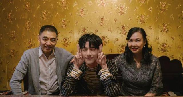 怎么形容罗云熙的颜值(罗云熙才艺)