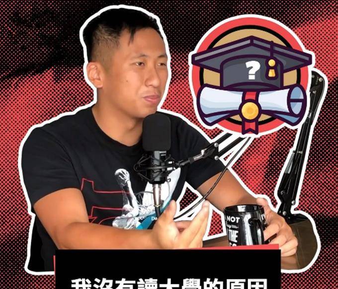 西华17岁的女儿和男朋友去酒吧狂欢。化浓妆和穿背心太时髦了。