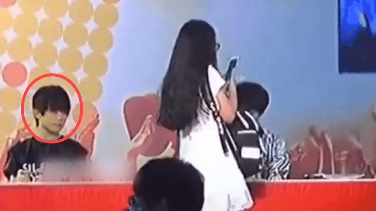 杰克逊易:考官被问及他的特权。他动了谁的奶酪?