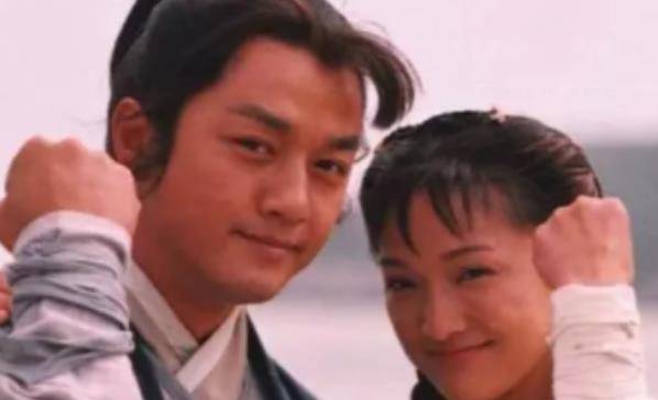 李亚鹏模特女友(李亚鹏超模女友)