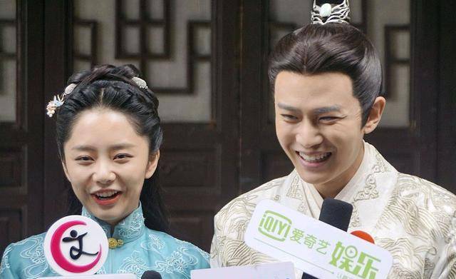 任国超任嘉伦是一个人吗(任嘉伦笑了)