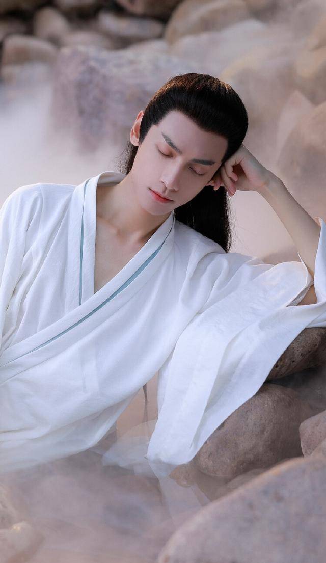 怎么形容罗云熙的颜值(罗云熙才艺)