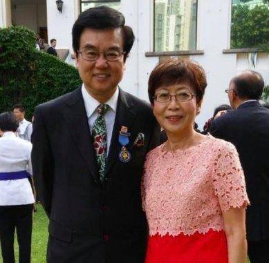 黄百鸣:错过周星驰,辞退王家卫,却陪妻子抗病16年的全能艺人(黄百鸣和王家卫)