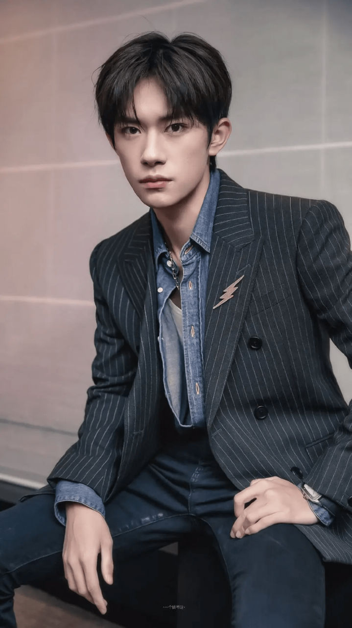 杰克逊易:考官被问及他的特权。他动了谁的奶酪?