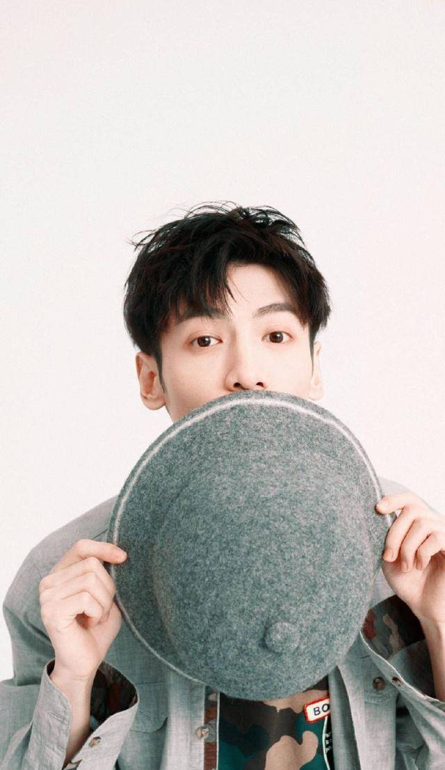 怎么形容罗云熙的颜值(罗云熙才艺)