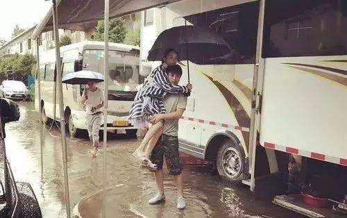 幸福是令人羡慕的,只是你不知道而已!这八个贪得无厌的明星干得不错。