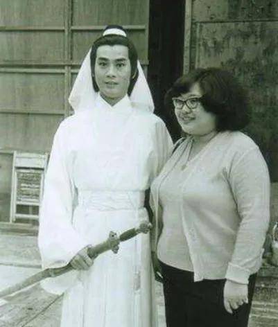 沈殿霞爱郑少秋吗(郑少秋靠沈殿霞)