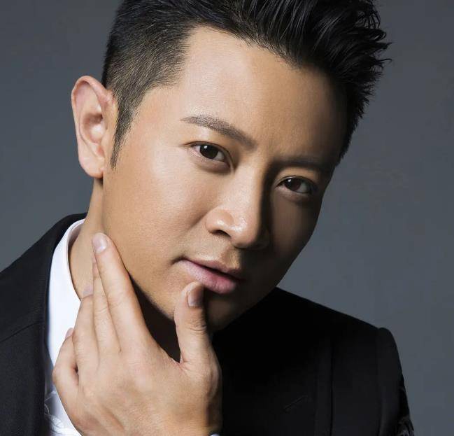 李亚鹏模特女友(李亚鹏超模女友)