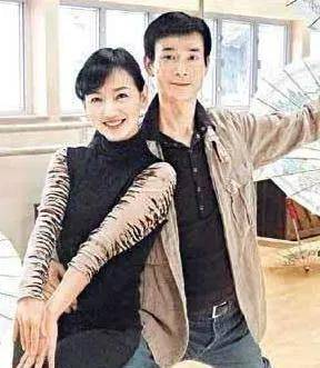 沈殿霞爱郑少秋吗(郑少秋靠沈殿霞)