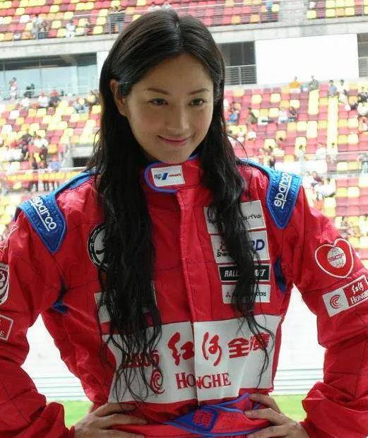 李亚鹏模特女友(李亚鹏超模女友)