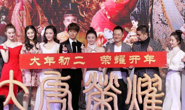 任国超任嘉伦是一个人吗(任嘉伦笑了)