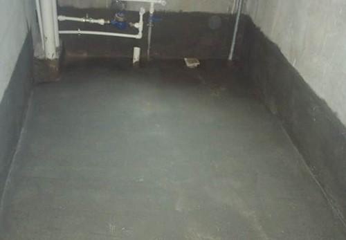 卫生间做防水前地面要怎么处理做防水地面没干可以做吗