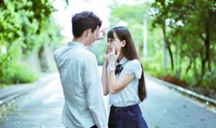 男女互相暗恋的表现是什么,男女之间互相暗恋的表现