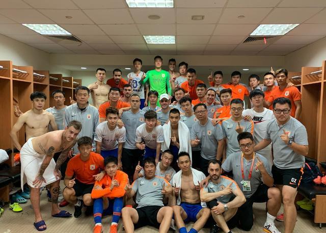 男生有了女朋友会干嘛女朋友回信息干嘛怎么回复