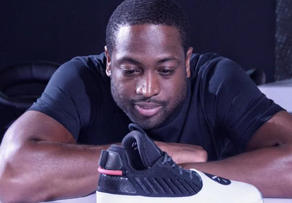 男友开玩笑说我看不上他男友总是嫌弃女友不会穿着搭配和化妆是一种怎样的心理