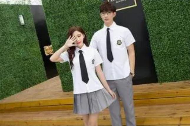 男生正常体重身高标准1801米56身高体重180斤算胖吗