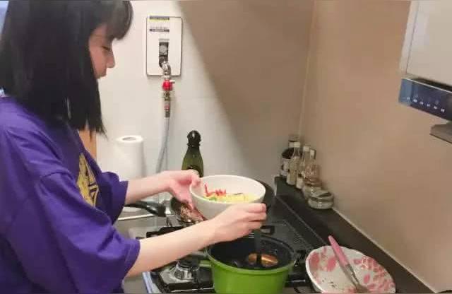 高情商撩男朋友的情话(告诉我一段撩小哥哥的套路情话)