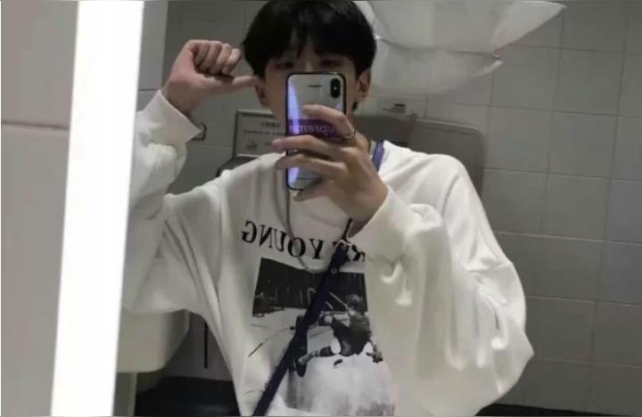 女生最喜欢男生的八个动作(女人喜欢摸我的头表示什么意思)