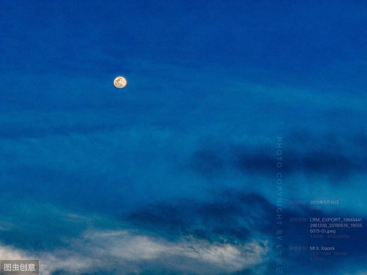 男人注视心上人的表现,justbecause是小说吗