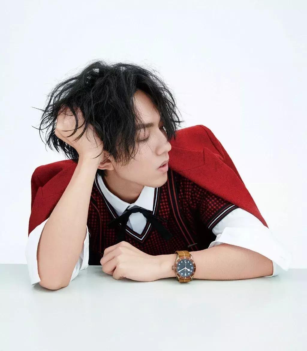 一米八的男生那个多大一米八零的人穿的衣服是XL还是XXL