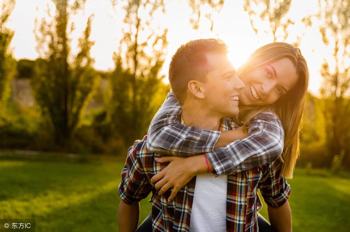 一个男人不爱你的表现有哪些(怎么判断一个男生喜欢你而不是玩玩而已)
