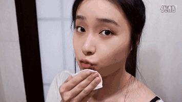 女生喜欢女生是什么导致(女生看到喜欢的男人什么感觉)