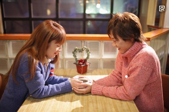 女生知道男生喜欢她后,女生知道男生喜欢她以后突然变得有点高冷什么意思