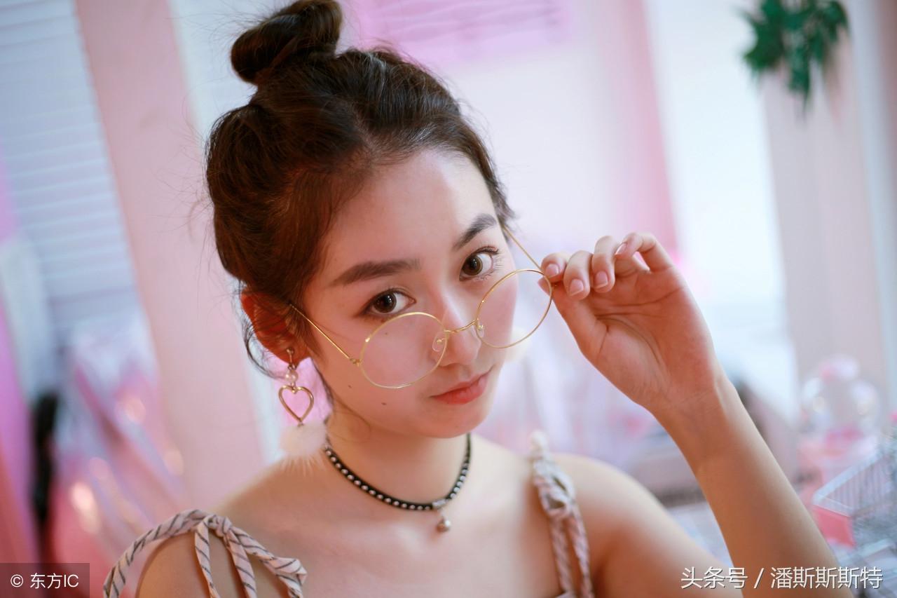 女生其实已经暗示了喜欢你背后却在玩弄你时会有哪些表现