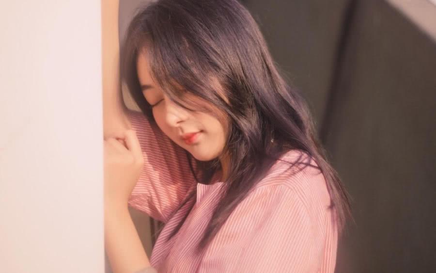 13岁青春期男生暗恋表现(13岁的初中孩子会有哪些叛逆症状)