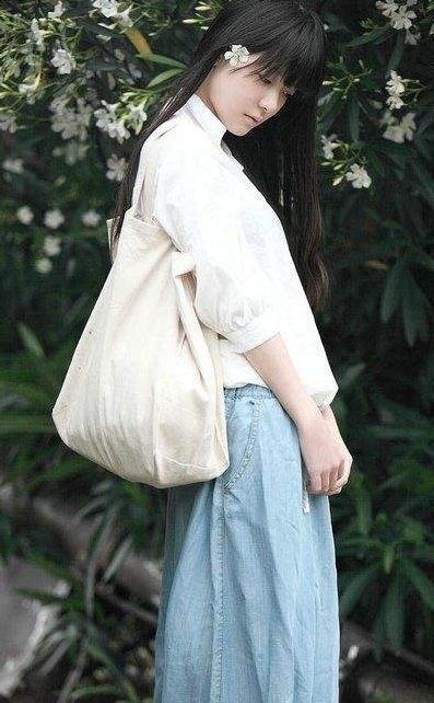 怎么聊天让女生对你有好感,怎么让女生有心动的感觉