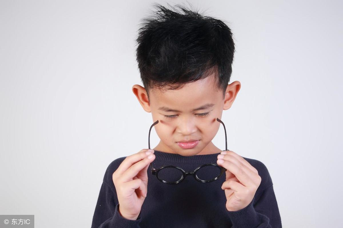 男人个子矮自卑怎么办,因为身高而自卑该怎么办呐